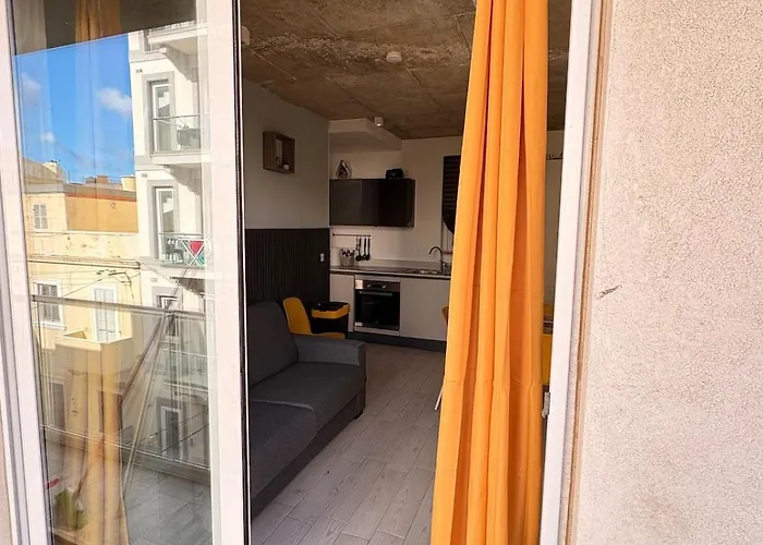 Paceville - 5a - Seaview 2br, Chill Vibes Spot * سانت جوليان